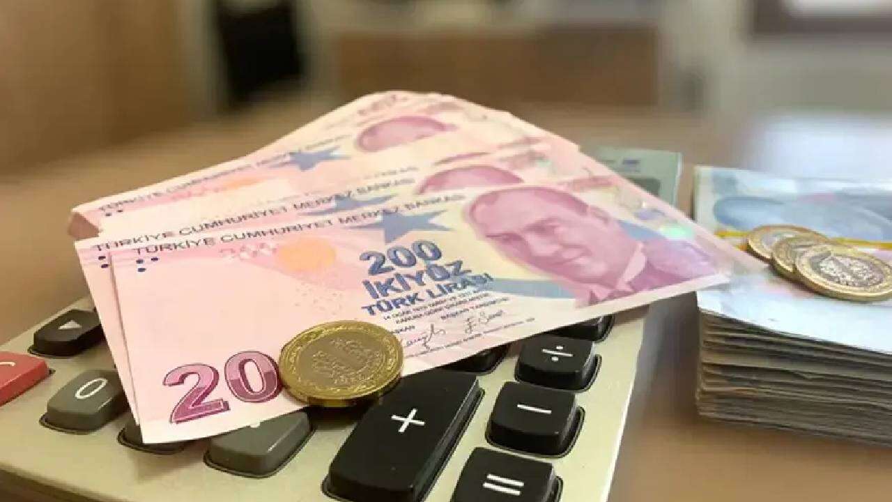 Özgür Erdursun işe başlama tarihine göre emeklilik şartlarını açıkladı: 7.000, 4.500 ve 7.200 gün kuralı, o şartı sağlayanlar emekli! 2